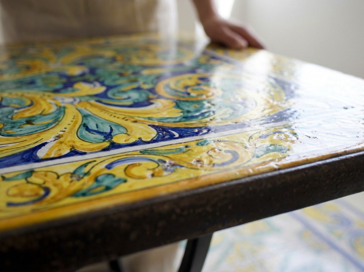 Tavolo in pietra lavica rettangolare cm 75x115 - Decoro ornato calatino - Ceramiche di Caltagirone Sofia