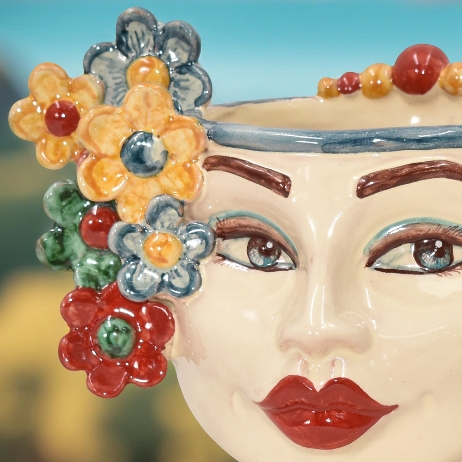 Testa h 20 c/fiori c/espressione labbra rosse decoro sicily femmina - Ceramiche di Caltagirone Sofia