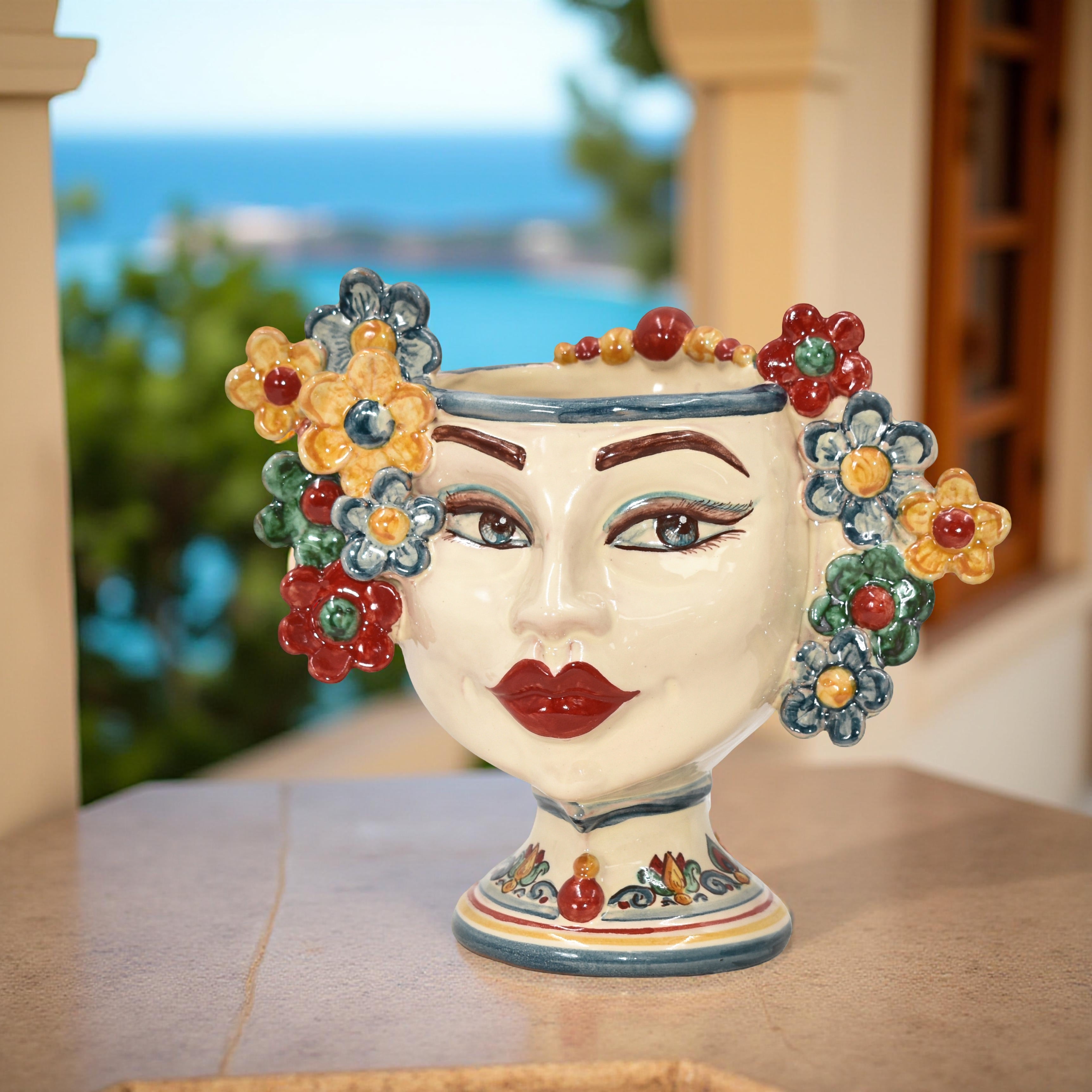 Testa h 20 c/fiori c/espressione labbra rosse decoro sicily femmina - Ceramiche di Caltagirone Sofia