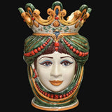 Ceramiche di Caltagirone fatti a mano con corona e dettagli colorati, arte tradizionale siciliana